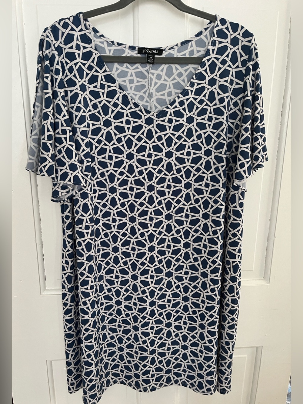 Roz & Ali Tunic Top Blue White 2X Short slit side sleeves